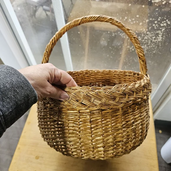 Vintage Wicker Basket Retro - Picture 2 of 7